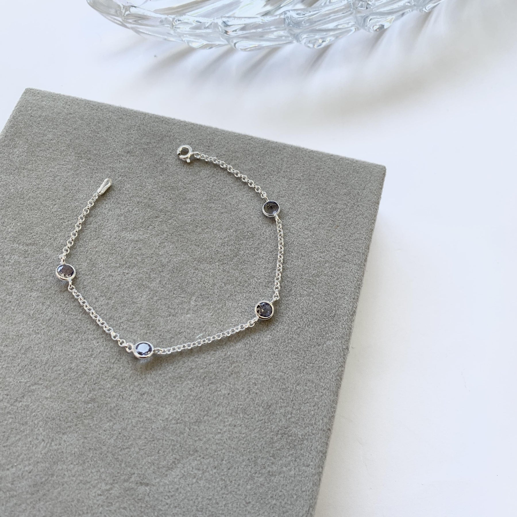Pulseira Prata Lorena 4 Cristais Brilhantes