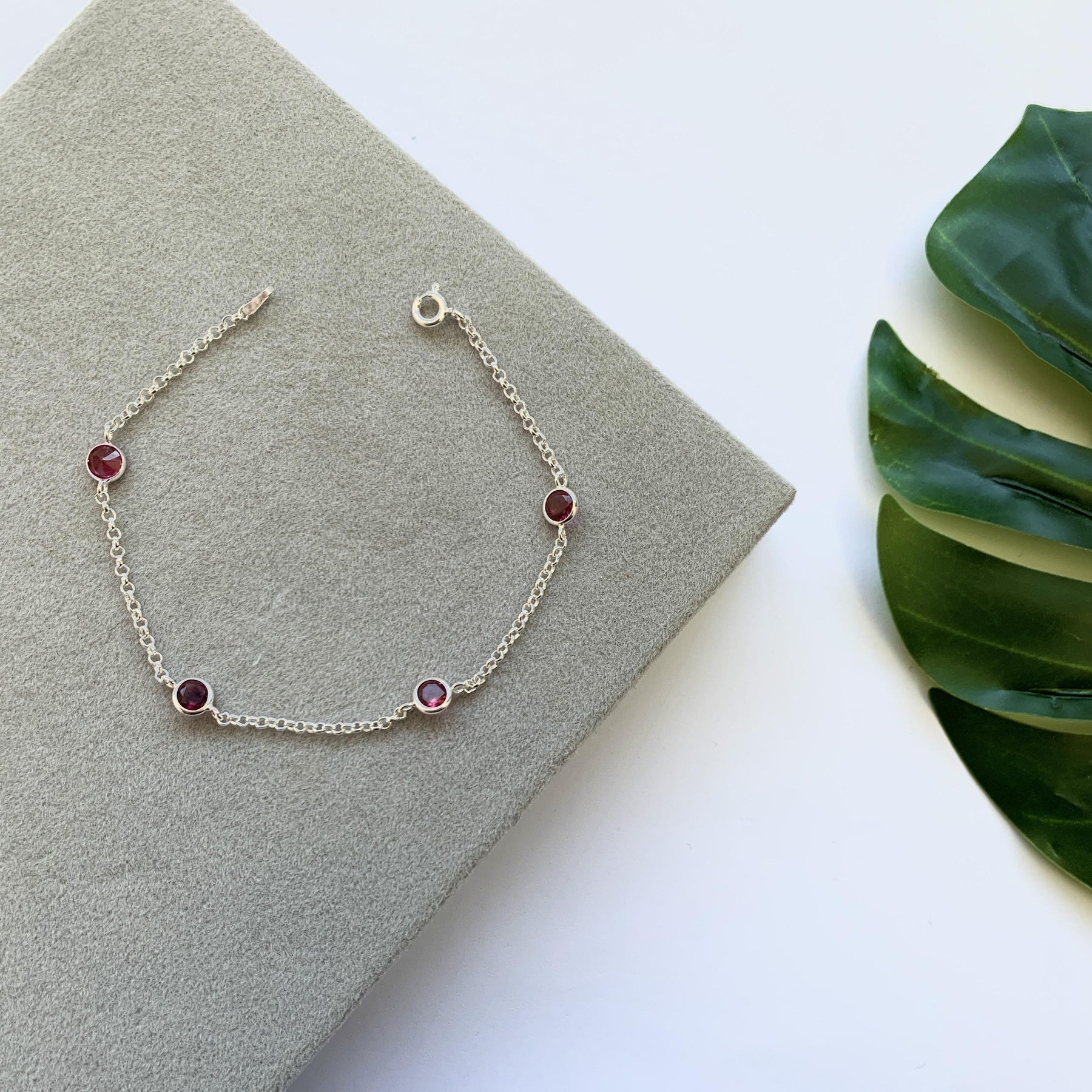 Pulseira Prata Lorena 4 Cristais Brilhantes