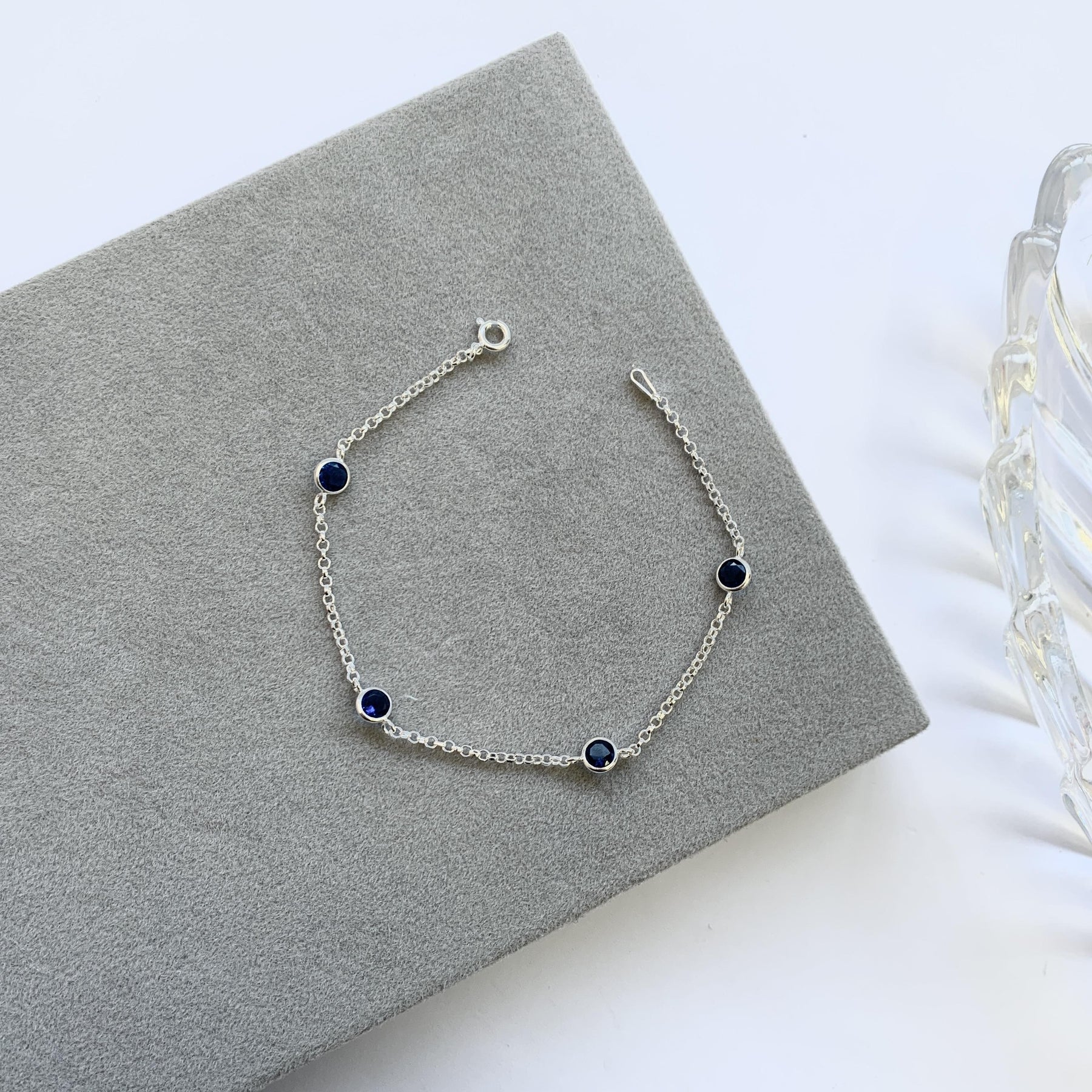 Pulseira Prata Lorena 4 Cristais Brilhantes