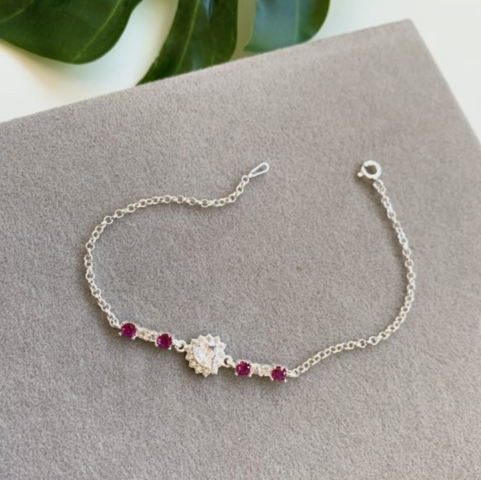 Pulseira Prata Coração Moldura com Cristais Cravejados